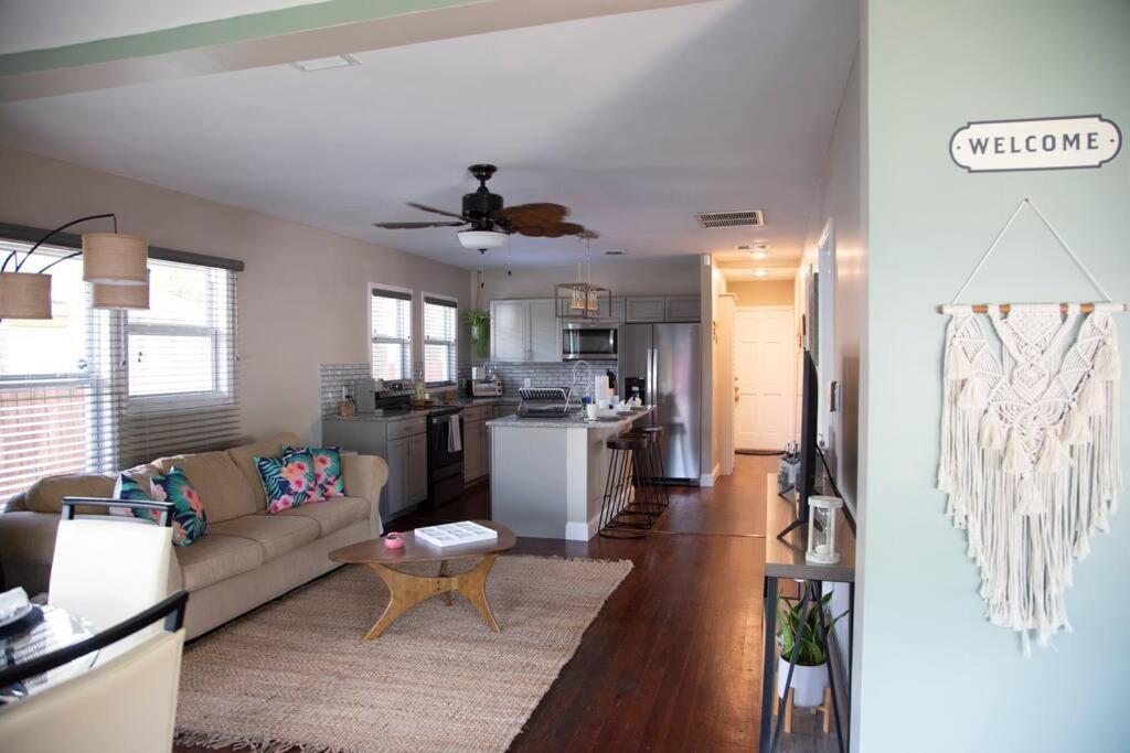 Two Bedroom Ranch With Private Deck Close To Beach Lake Worth Beach Exterior photo