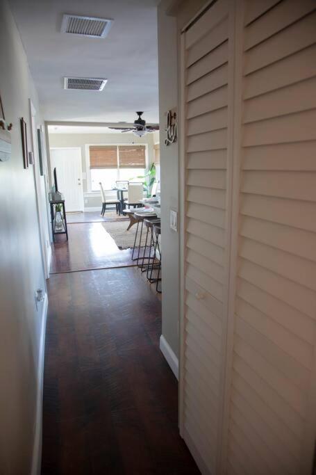 Two Bedroom Ranch With Private Deck Close To Beach Lake Worth Beach Exterior photo