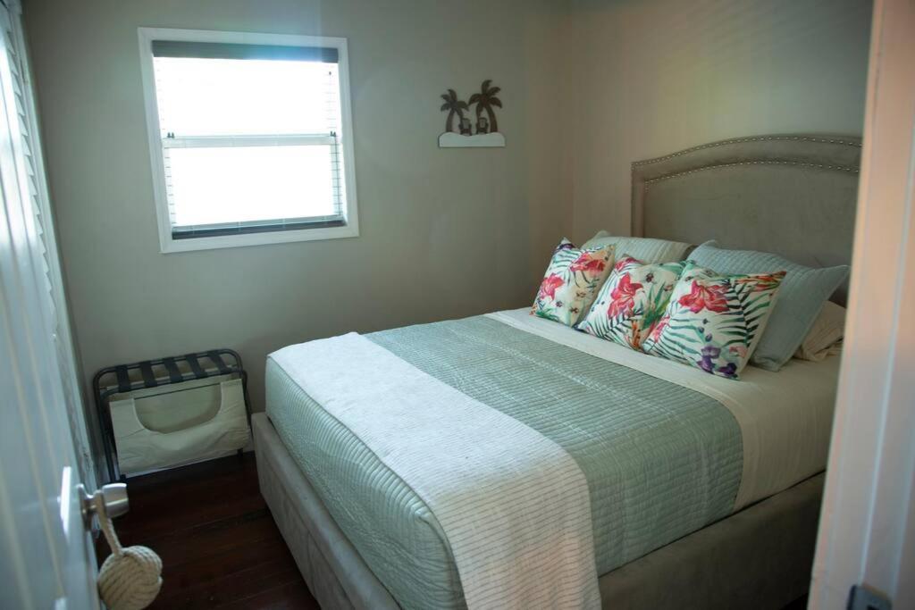 Two Bedroom Ranch With Private Deck Close To Beach Lake Worth Beach Exterior photo